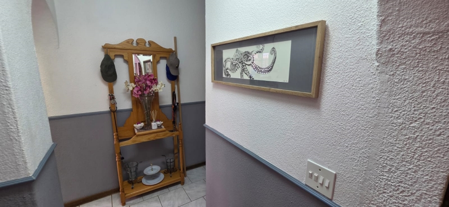 5 Bedroom Property for Sale in Wilkoppies North West